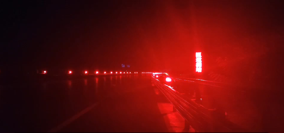匝道來(lái)車(chē)警示.png